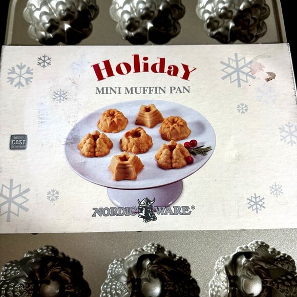 Nordic Ware Holiday Mini Muffin Pan 4 Different patterns star, wreath, Trees - Picture 6 of 16